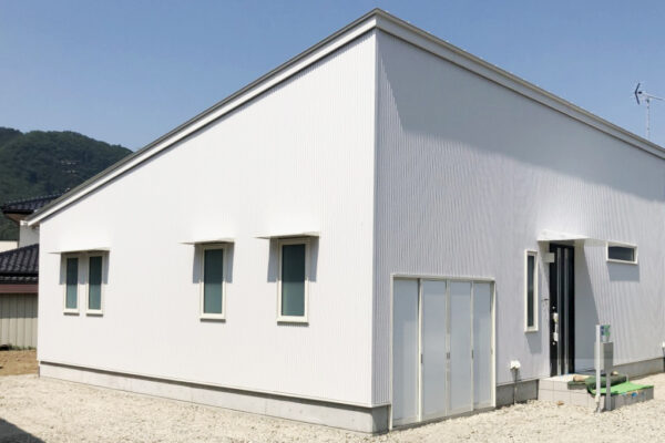 白い平屋（HEAT20　G2）