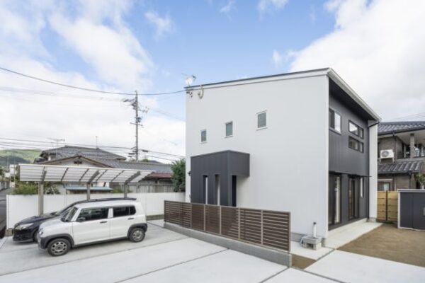 家づくりをお考えの方必見！駐車場づくりのポイントについてご紹介！