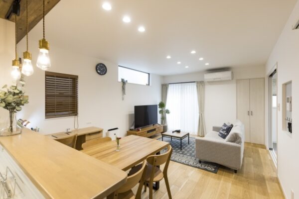 ダウンライトとはどんな照明？メリット・デメリットを把握しておきましょう！