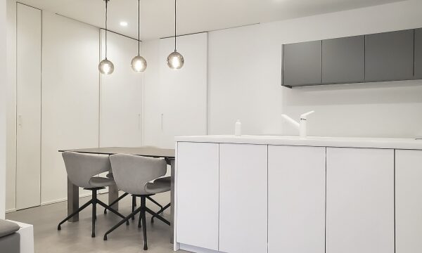 シンプルモダンで心も空間も快適に！キッチンの特徴を解説します